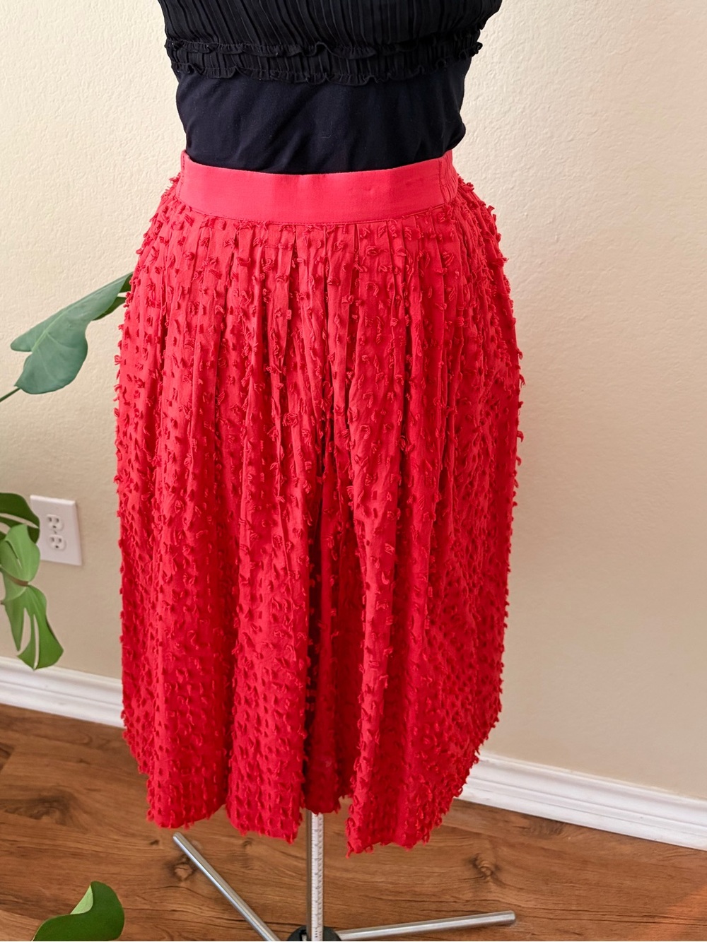 J. Crew Red Textured Elastic-Waist Midi Skirt size 0 with side pockets.